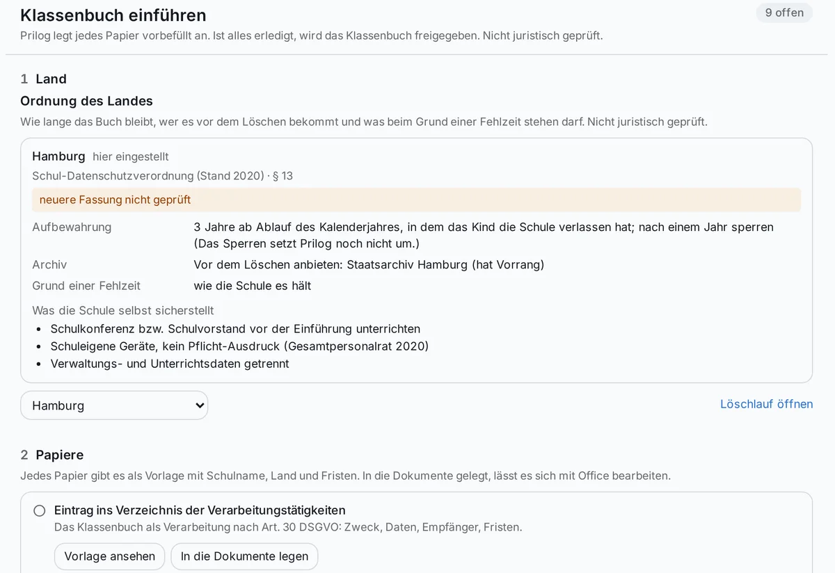 Seite Klassenbuch einführen: Ordnung des Landes Hamburg mit Aufbewahrungsfrist, Archiv und Pflichten der Schule, darunter die Papiere mit Vorlagen zum Ansehen und Ablegen